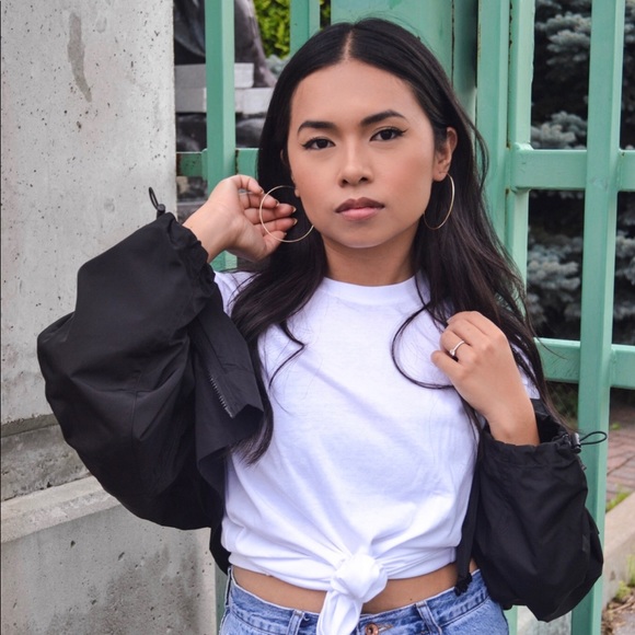 Meet your Posher, Julie - Picture 8 of 8